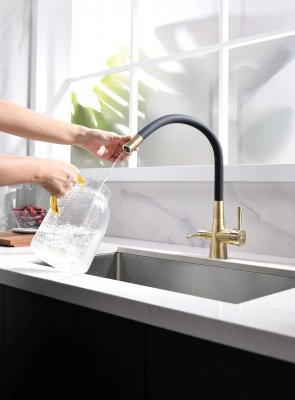 Смеситель для кухни с подключением к фильтру с питьевой водой Lemark Comfort LM3075B